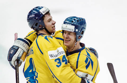 Roger Johansson och Magnus Svensson, Sverige jublar