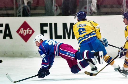 Tommy Sjödin, Sverige stoppar Bill Lindsay