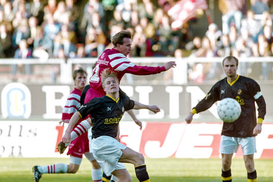 Johan Mjällby, AIK i en nickduell