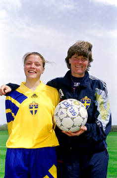 Karolina Westberg och Pia Sundhage, förbundskapten i
