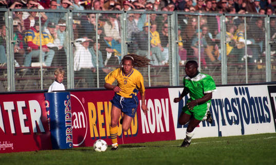 Henrik Larsson rycker