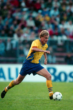 Jonas Thern med driv i steget