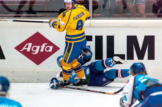 Sveriges Magnus Svensson stoppar italiens Topatigh