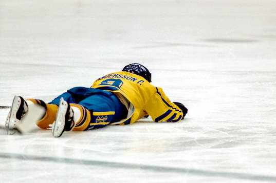 Platt fall för Sverige i semifinalen. Peter Andersson på