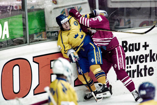 Sveriges Magnus Svensson åker på en tryckare