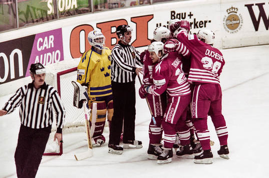 Sveriges målvakt Roger Nordström deppar