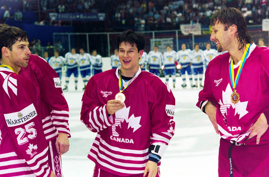 Paul Kariya, Kanada med guldmedaljen runt halsen