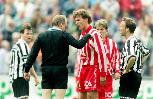 Bo Persson, Domare i diskussion med Magnus Erlingmark,