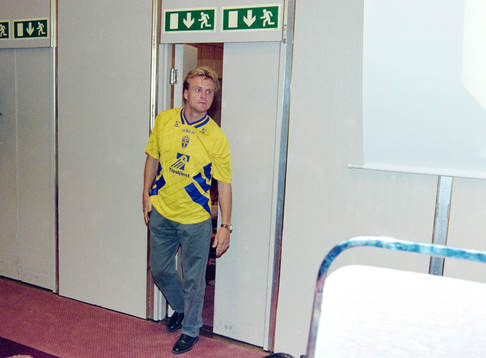 Jonas Thern, Sverige