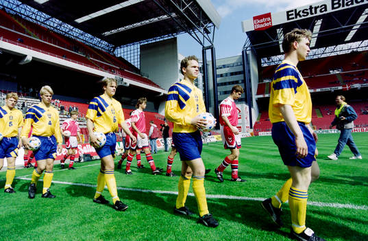 Niklas Skoog och Fredrik Persson, Sverige på väg in på
