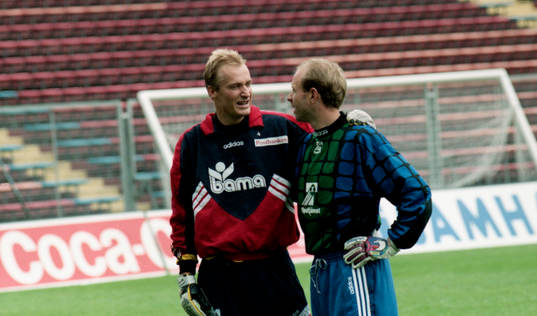 Erik Thorstvedt, målvakt, Norge bredvid Thomas Ravelli,