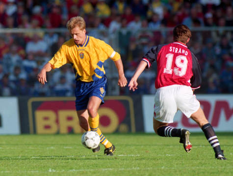 Jonas Thern springer ifrån Roar Strand, Norge