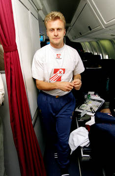 Jonas Thern på flyget till Los Angeles