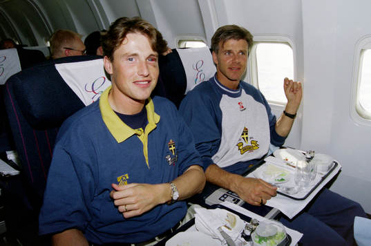 Roger Ljung och Roland Nilsson på flyget till Los Angeles