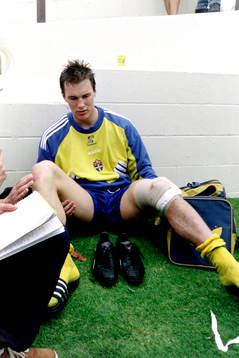 Patrik Andersson grinar illa