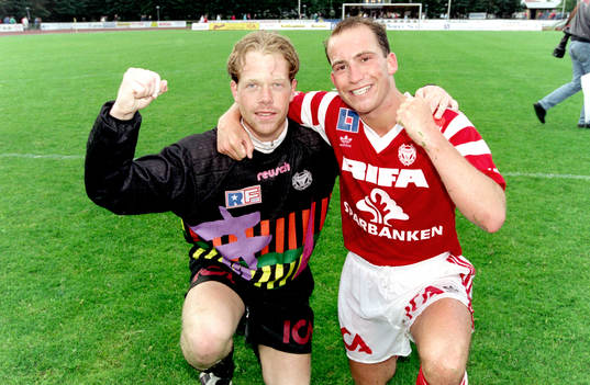 Anders Karlsson, målvakt och tremålsskytten Jon Narbett,