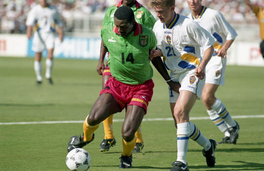 Eta Tatawm, Kamerun och Jesper Blomqvist, Sverige