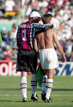 Thomas Ravelli, målvakt och Roland Nilsson, Sverige