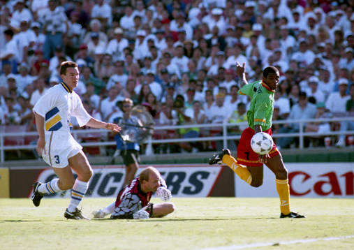 Patrik Andersson och Thomas Ravelli, målvakt, Sverige. ser