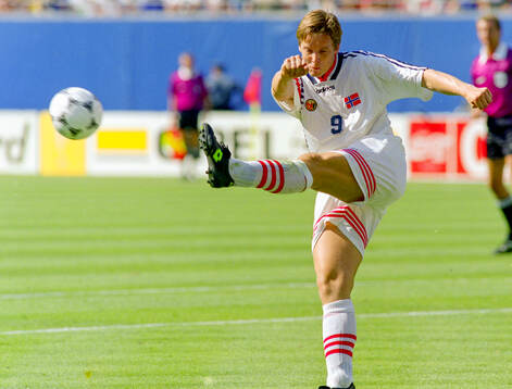 Football, FIFA World Cup 1994 (USA), Group E, Italy -
