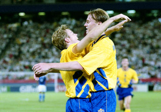 Tomas Brolin och Kennet Andersson, Sverige, glädje, kram