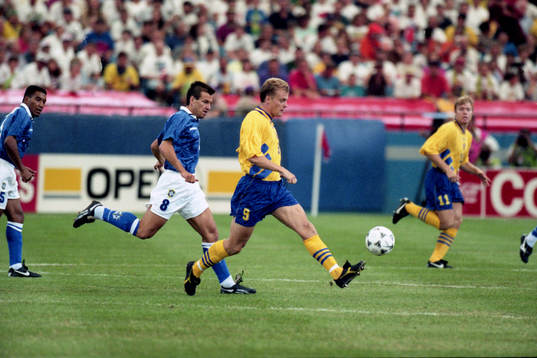 Dunga, Brasilien mot Jonas Thern, Sverige