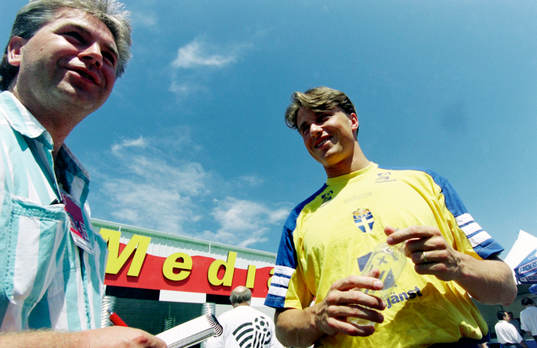 Michael Ljungberg, Arbetet och Roger Ljung, Sverige