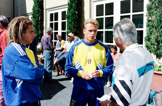 Henrik Larsson och Jonas Thern intervjuas