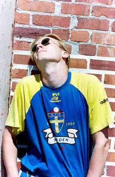 Kennet Andersson njuter i solen