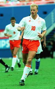 Dennis Bergkamp, Holland