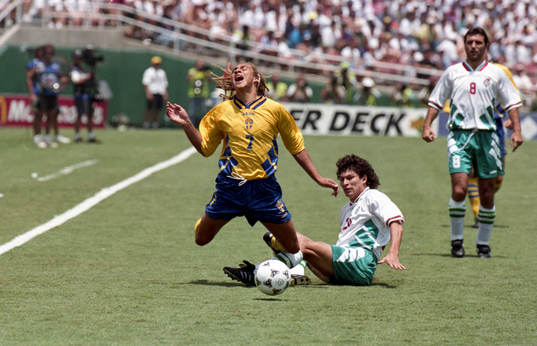 Henrik Larsson, Sverige fälls bakifrån