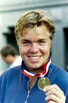 Tomas Brolin, Sverige jublar med sin medalj