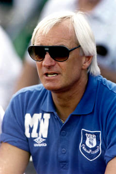 Mike Walker, tränare i Everton