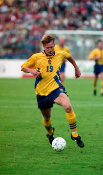 Kennet Andersson med bollen