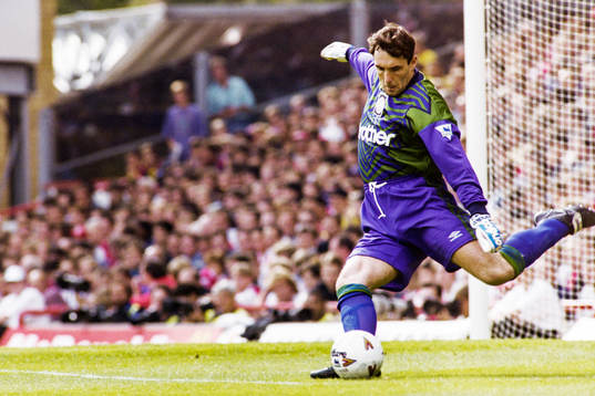 Tony Coton, målvakt i Manchester City
