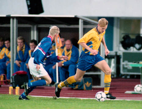 Kennet Andersson med bollen