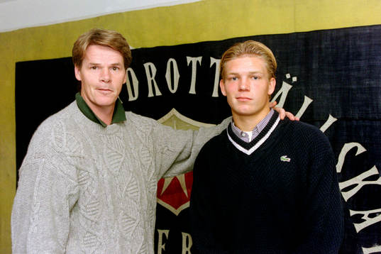 Karl-Gunnar Björklund, tränare och Marcus Allbäck,