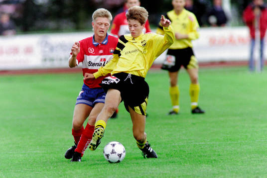 Christian Augustsson, Hässleholm med bollen uppvaktas av