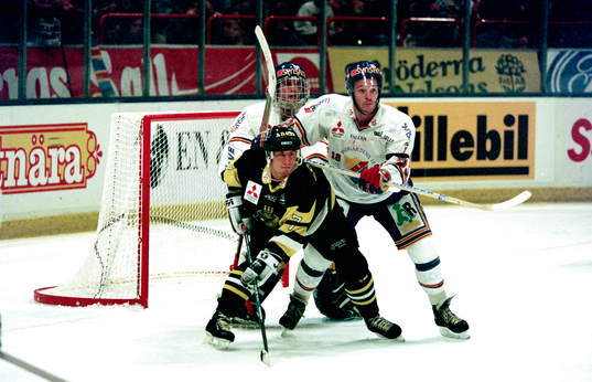 Stefan Gustavson, AIK framför Charles Berglund, Djurgården