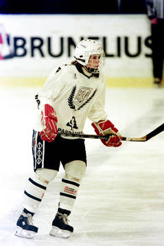 Erika Holst, Halland