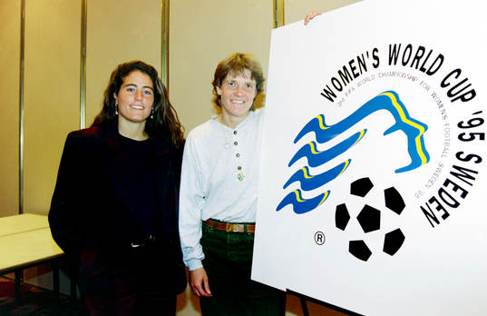 Julie Foudy, USA och Pia Sundhage, Sverige
