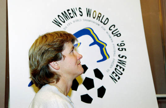 Pia Sundhage, Sverige