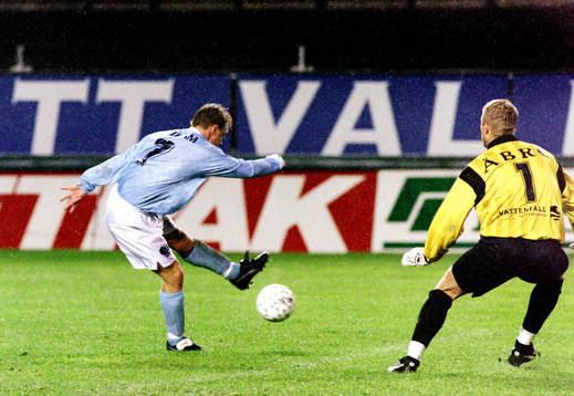 Anders Andersson, Malmö slår in bollen bakom Magnus