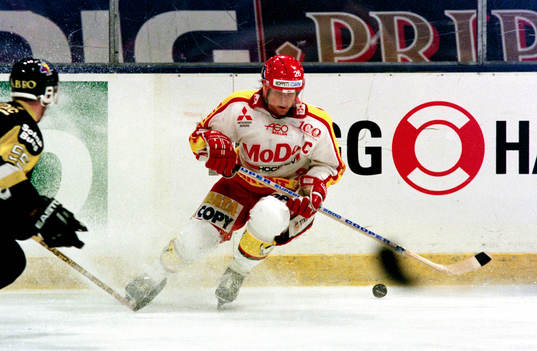 Lars Byström, Modo