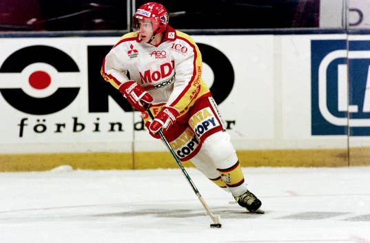 Mikael Håkanson, Modo