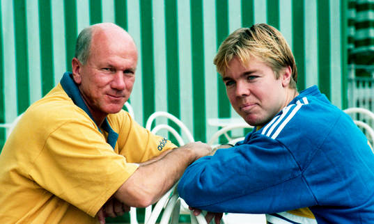 Tommy Svensson, förbundskapten och Tomas Brolin poserar