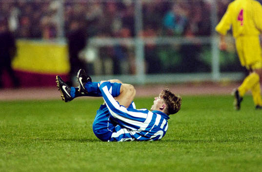 Jesper Blomqvist, Göteborg ligger skadad på planen