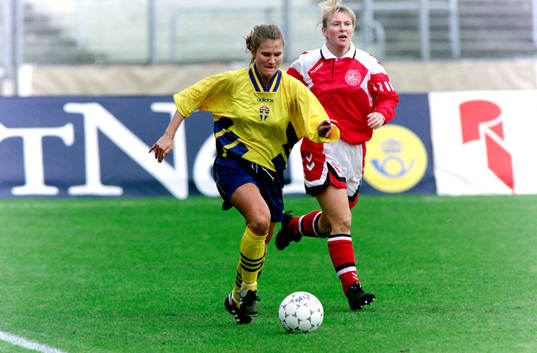Ulrika Kalte, Sverige med bollen