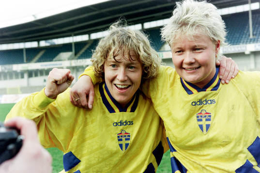 Målskyttarna Helen Johansson och Anneli Andelén, Sverige