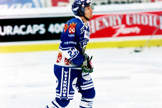 Timo Saarikoski, Finland